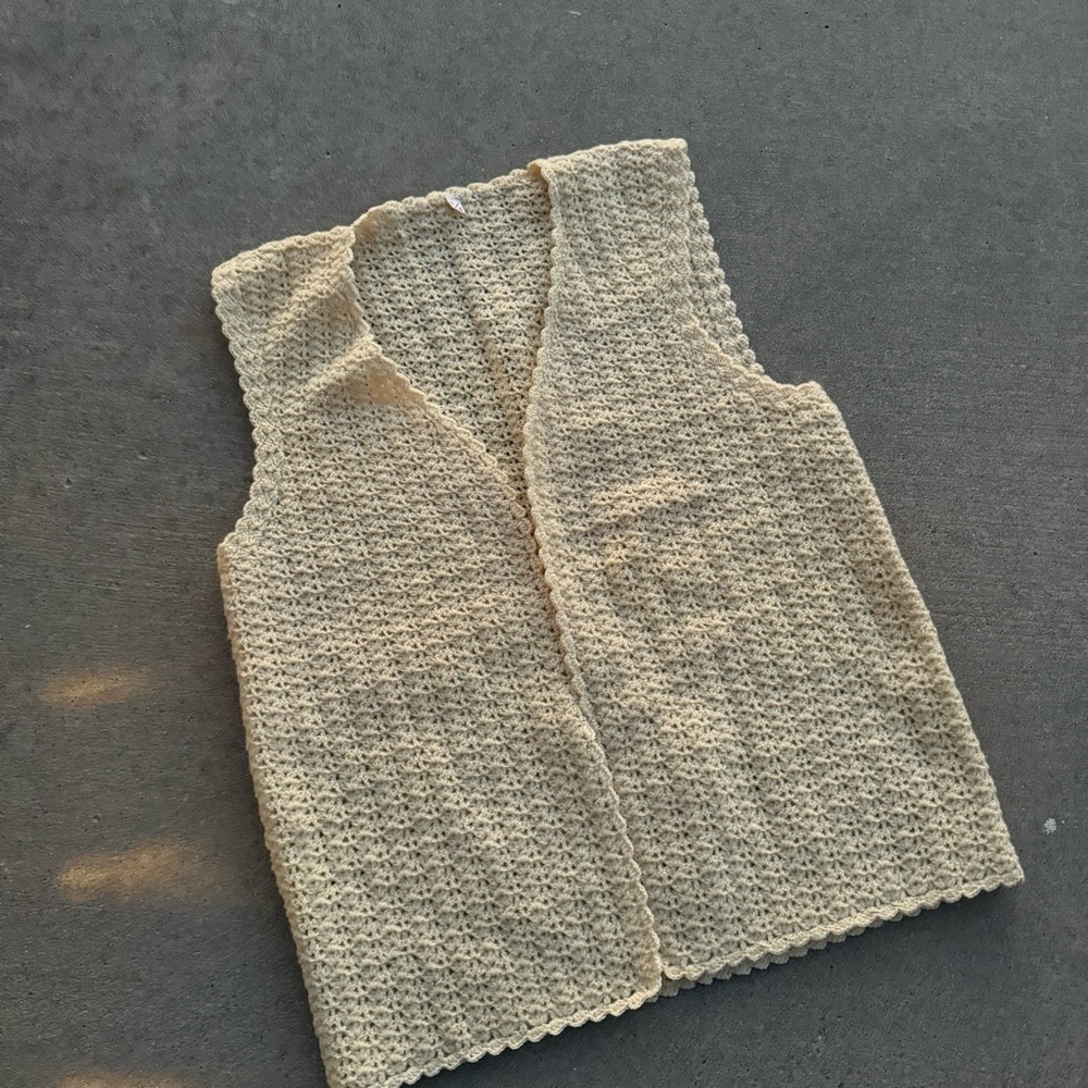 Sweater vest